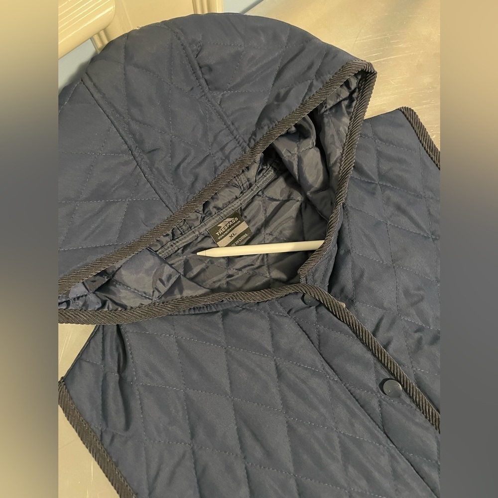 Trespass - quilted hooded vest - Picture 9 of 16